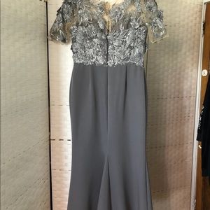 BADGLEY MISCHKA EVENING GOWN!!!!